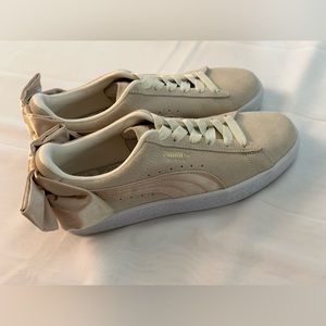 Women’s Puma Suede Bow Varsity Sneakers